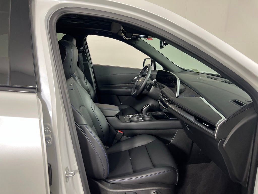 Used 2024 Cadillac XT4 Sport AWD/4WD image 32