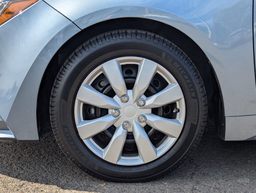 Used 2020 Toyota Corolla LE FWD image 35