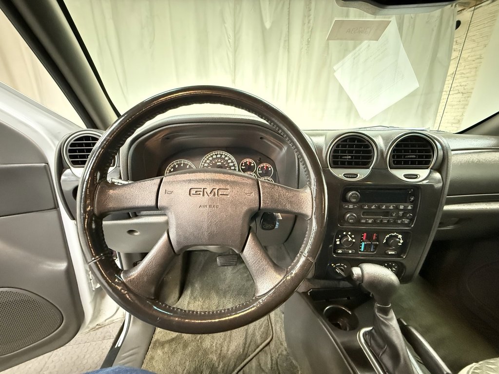 Used 2004 GMC Envoy XUV SLE w/ 1SB Preferred Equipment Group image 27