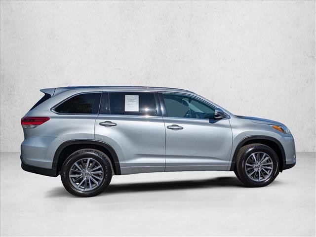 Used 2018 Toyota Highlander XLE image 4