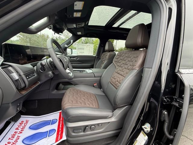 New 2025 Nissan Armada Platinum Reserve image 12