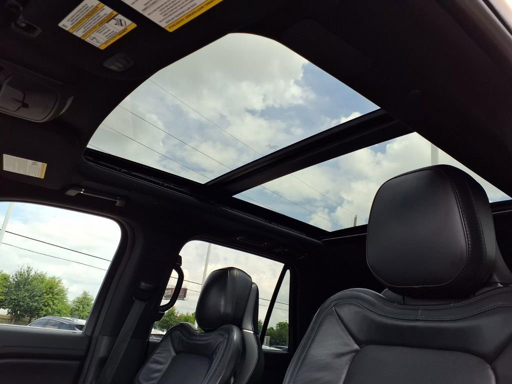 Used 2024 Lincoln Navigator Reserve AWD/4WD image 10