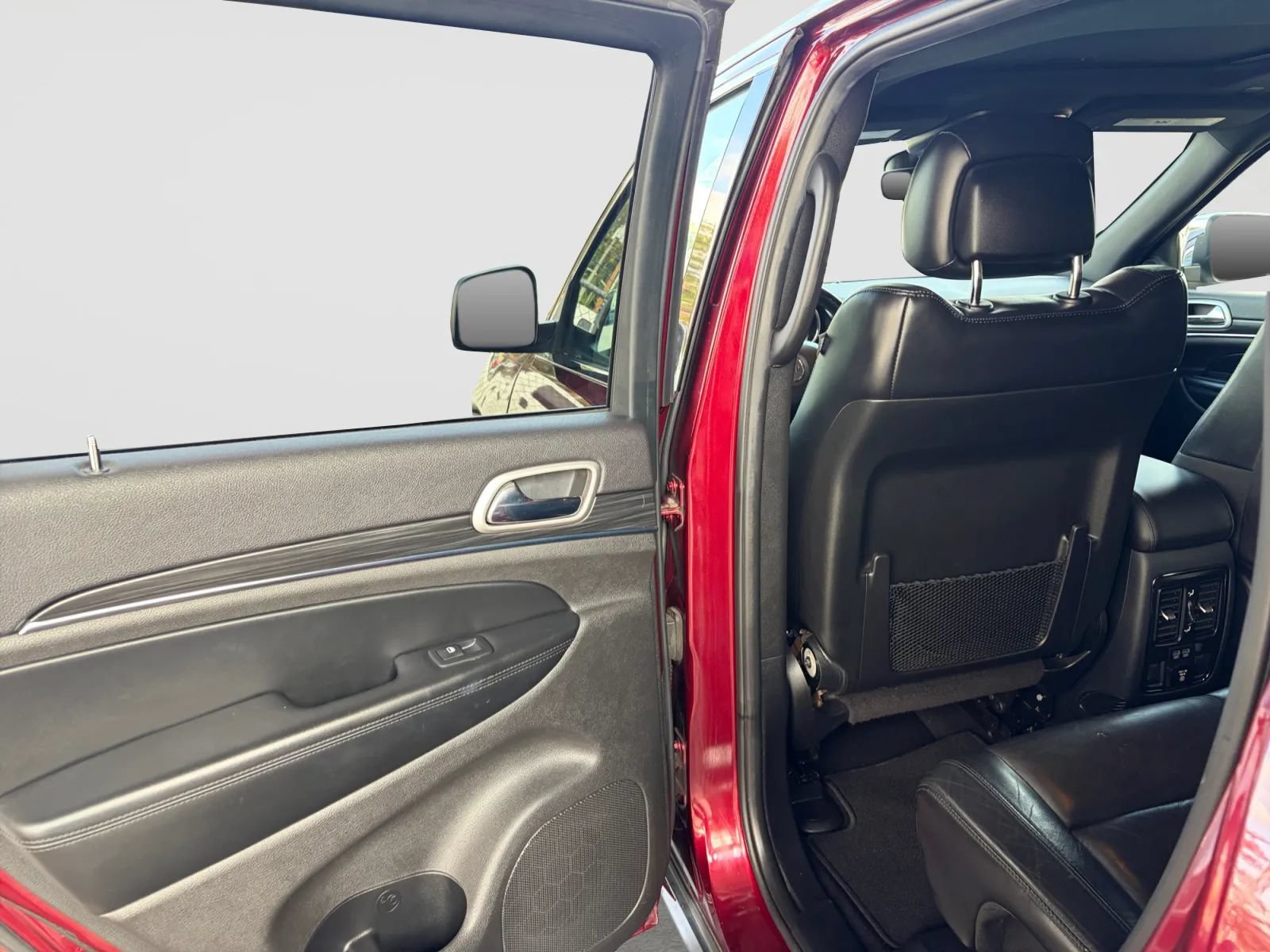 Used 2019 Jeep Grand Cherokee Limited AWD/4WD image 14
