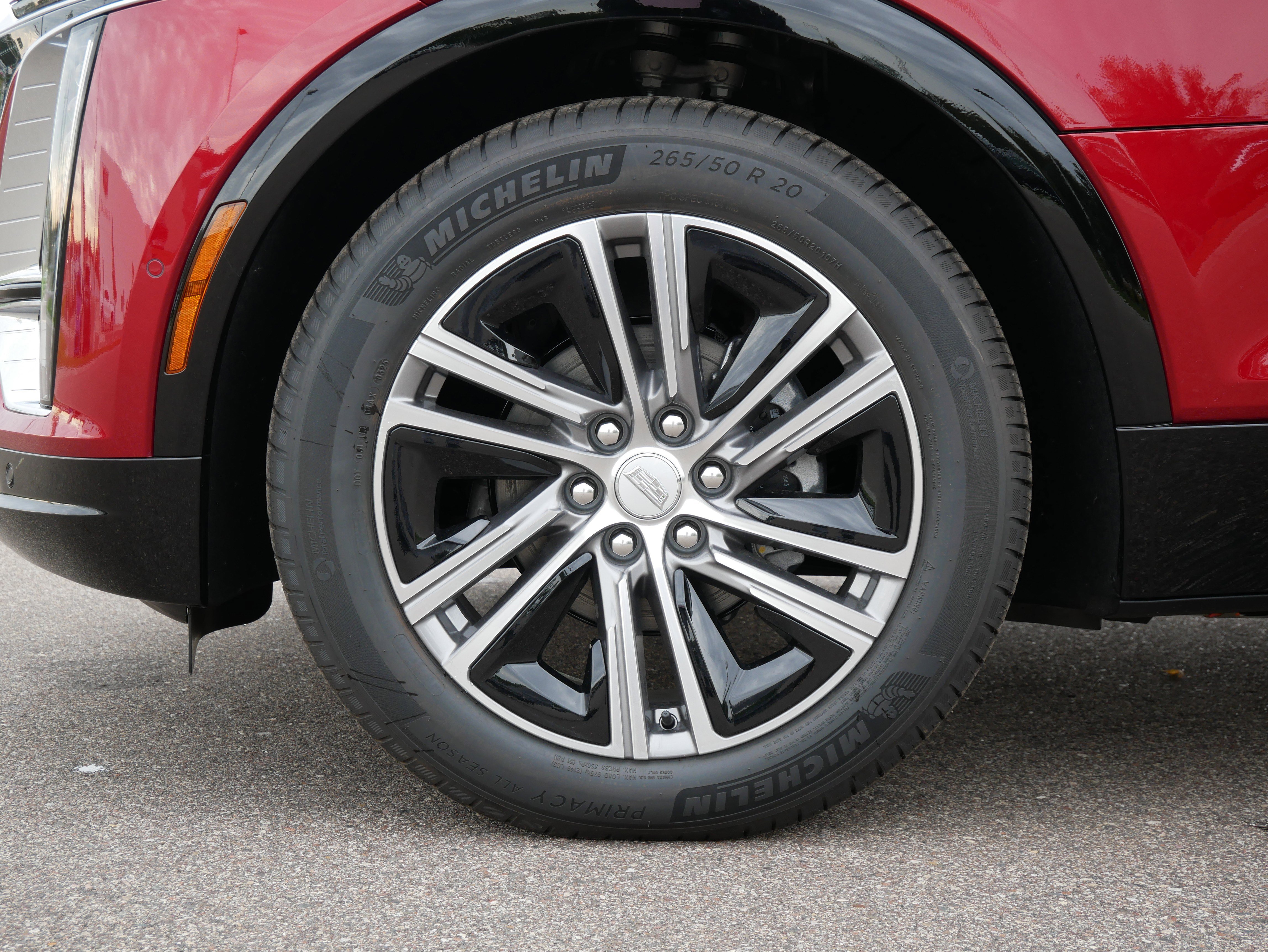 Used 2026 Cadillac Lyriq Premium Luxury w/ LPO, Floor Liner Package AWD/4WD image 13
