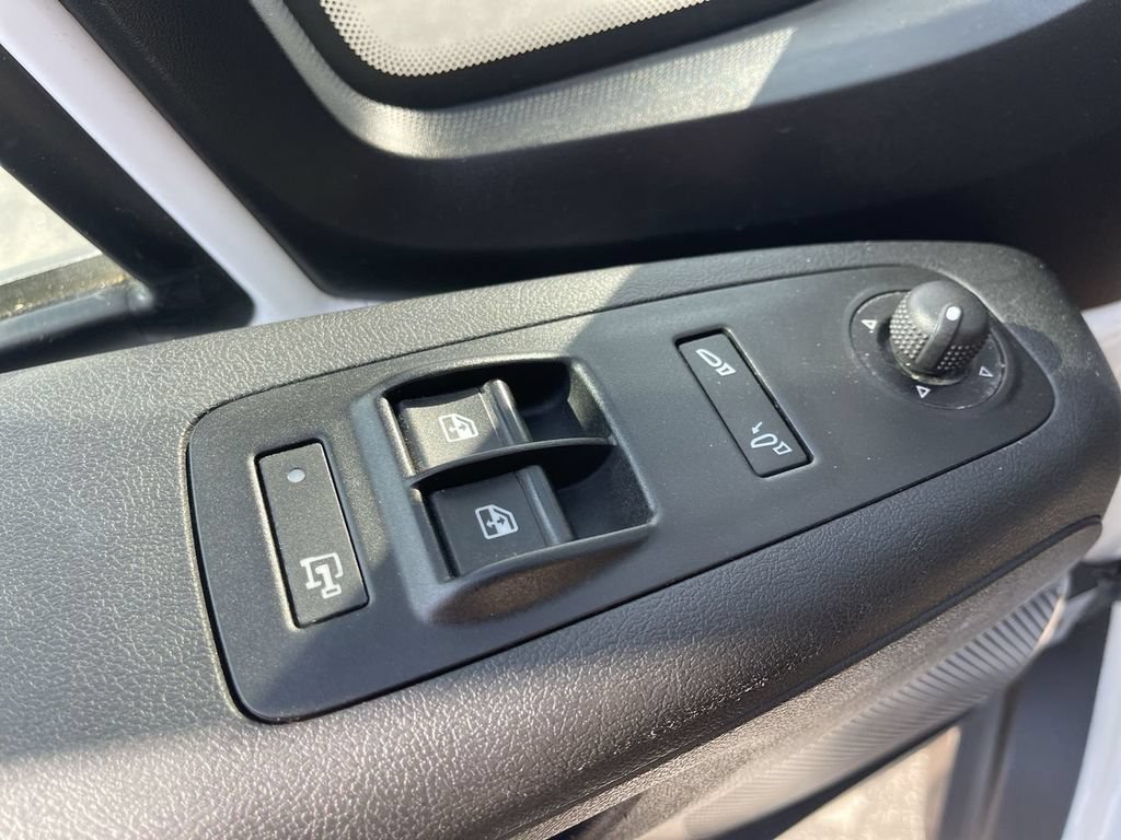 Used 2025 RAM ProMaster 2500 w/ Convenience Group FWD image 5