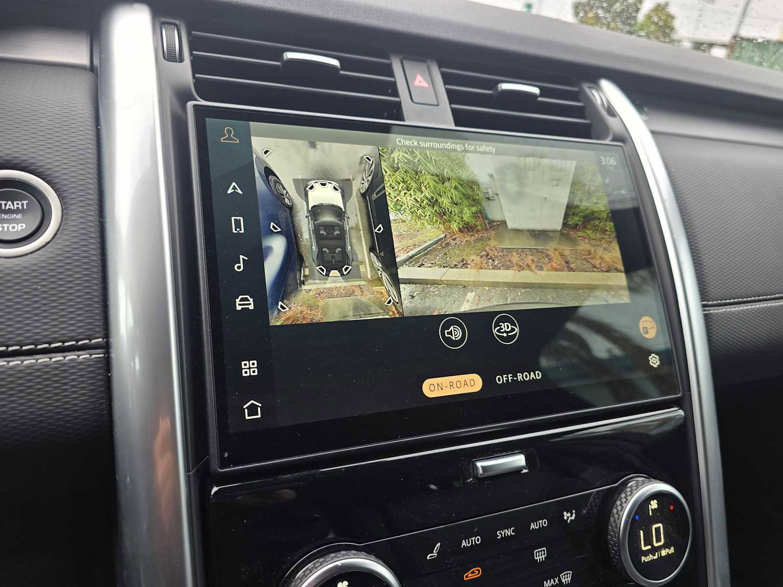 Used 2025 Land Rover Discovery Dynamic SE image 26
