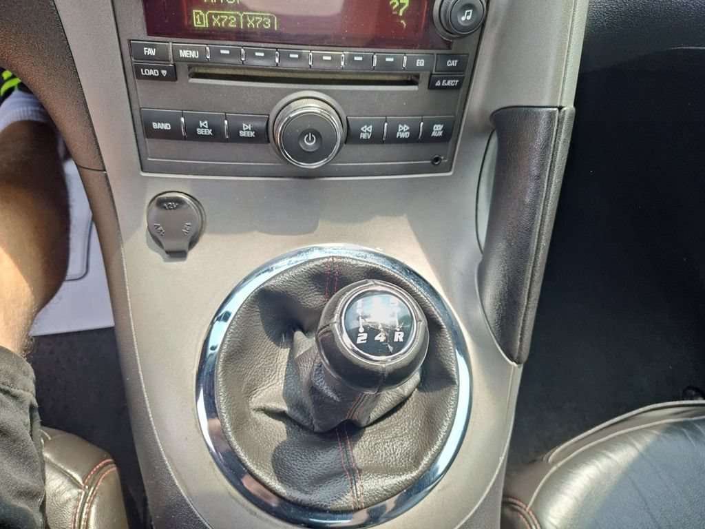 Used 2008 Pontiac Solstice GXP w/ Premium Package RWD image 24