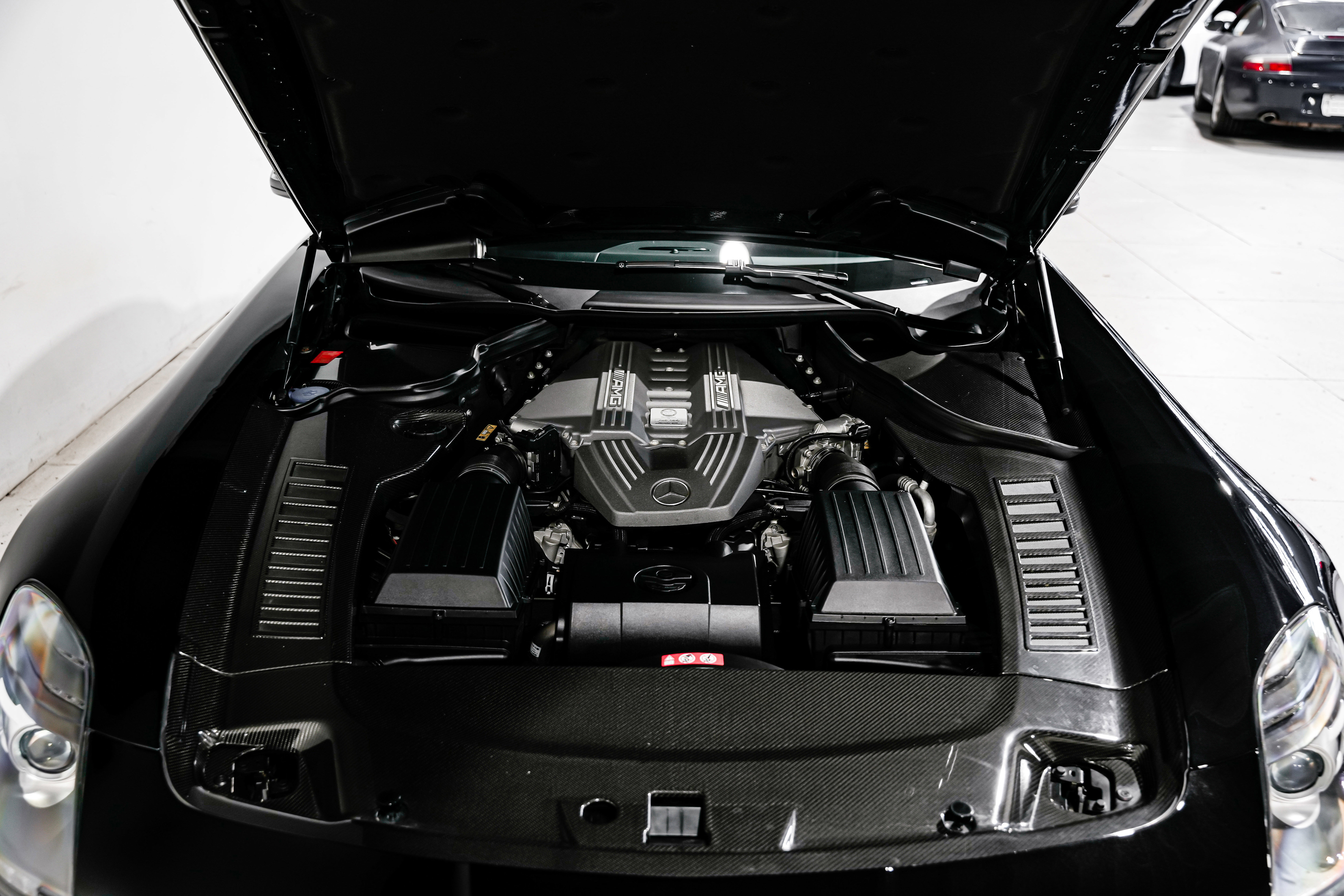 Used 2012 Mercedes-Benz SLS AMG Roadster image 37