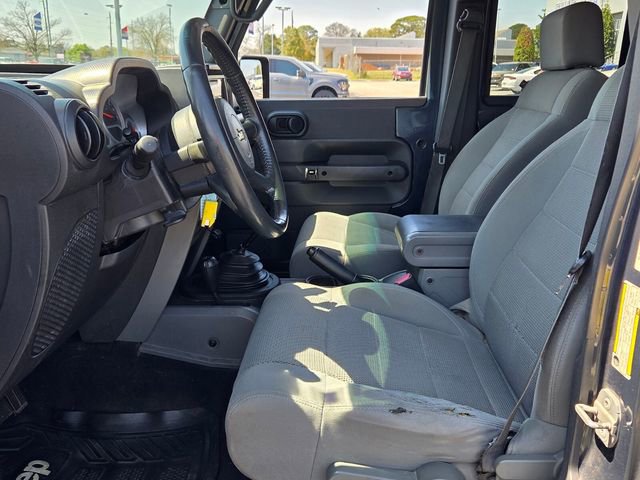 Used 2007 Jeep Wrangler Unlimited Sahara w/ Dual Top Group image 13