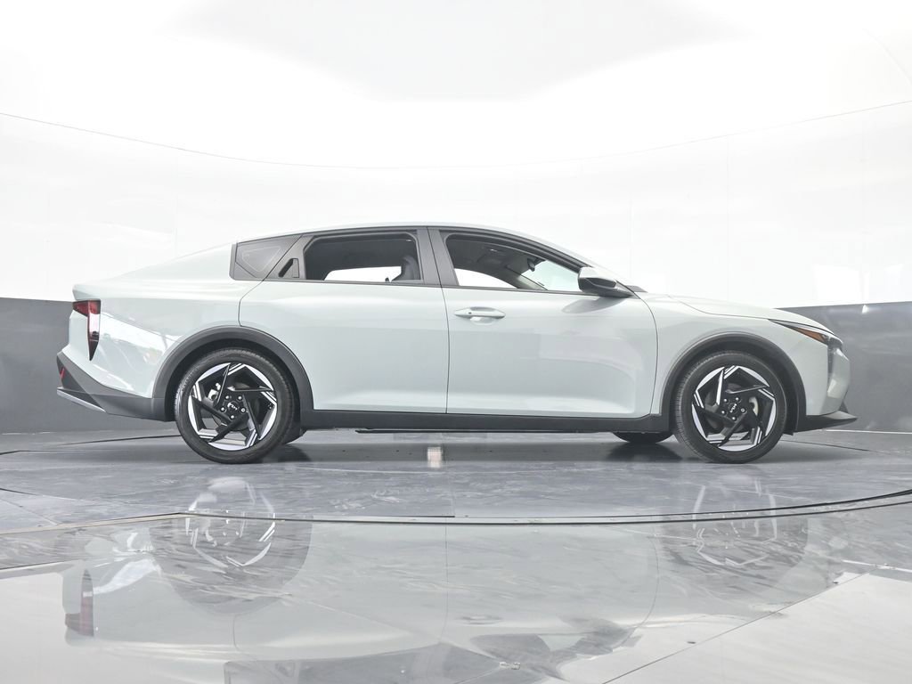 Used 2025 Kia K4 EX image 61