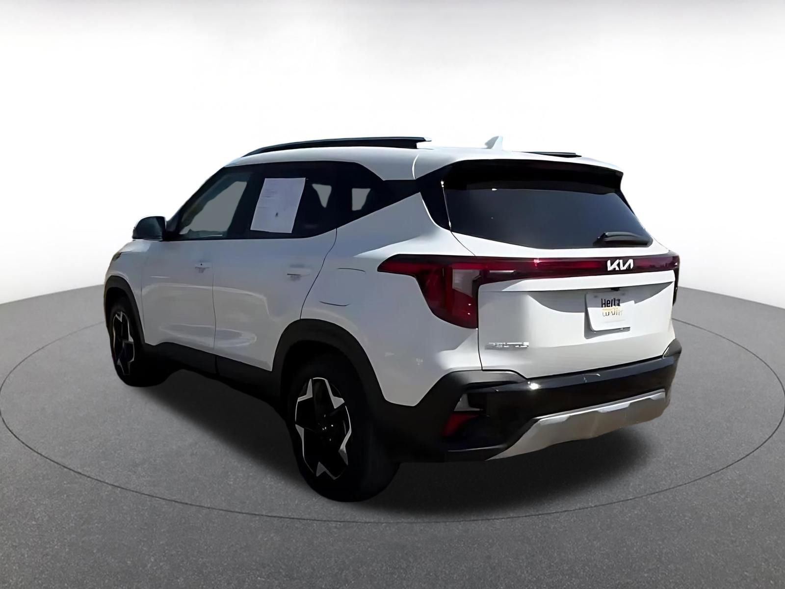 Used 2025 Kia Seltos S image 11