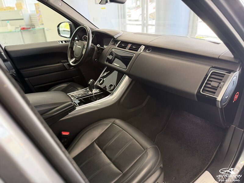 Used 2018 Land Rover Range Rover Sport HSE AWD/4WD image 22