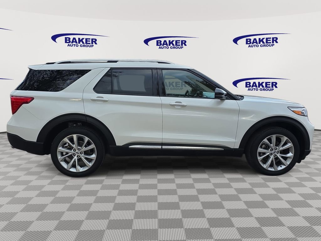 Used 2022 Ford Explorer Platinum w/ Equipment Group 601A image 2