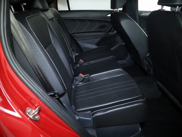 Used 2024 Volkswagen Tiguan SE R-Line image 34