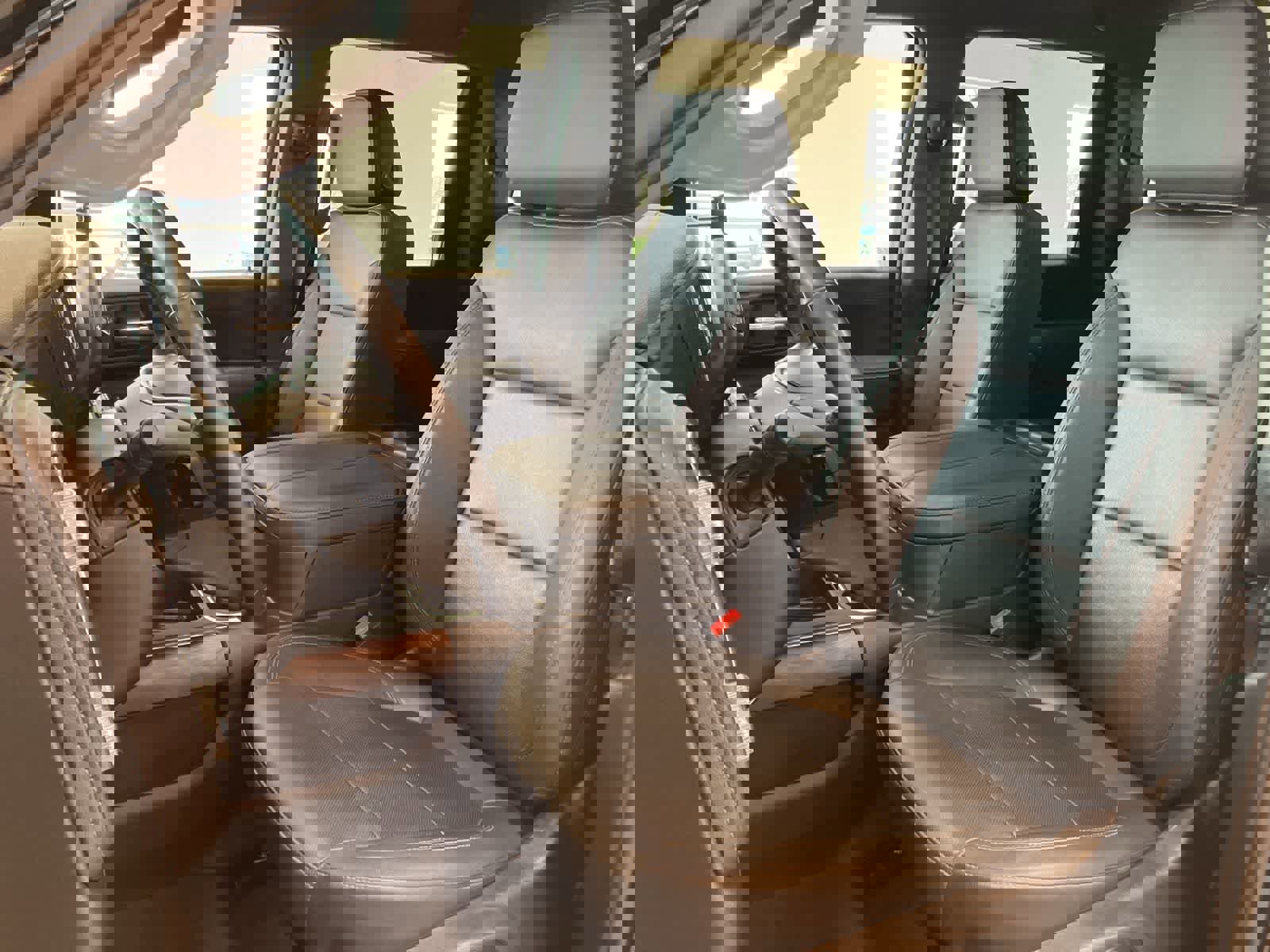 Used 2023 GMC Sierra 2500 SLT w/ SLT Premium Package image 11