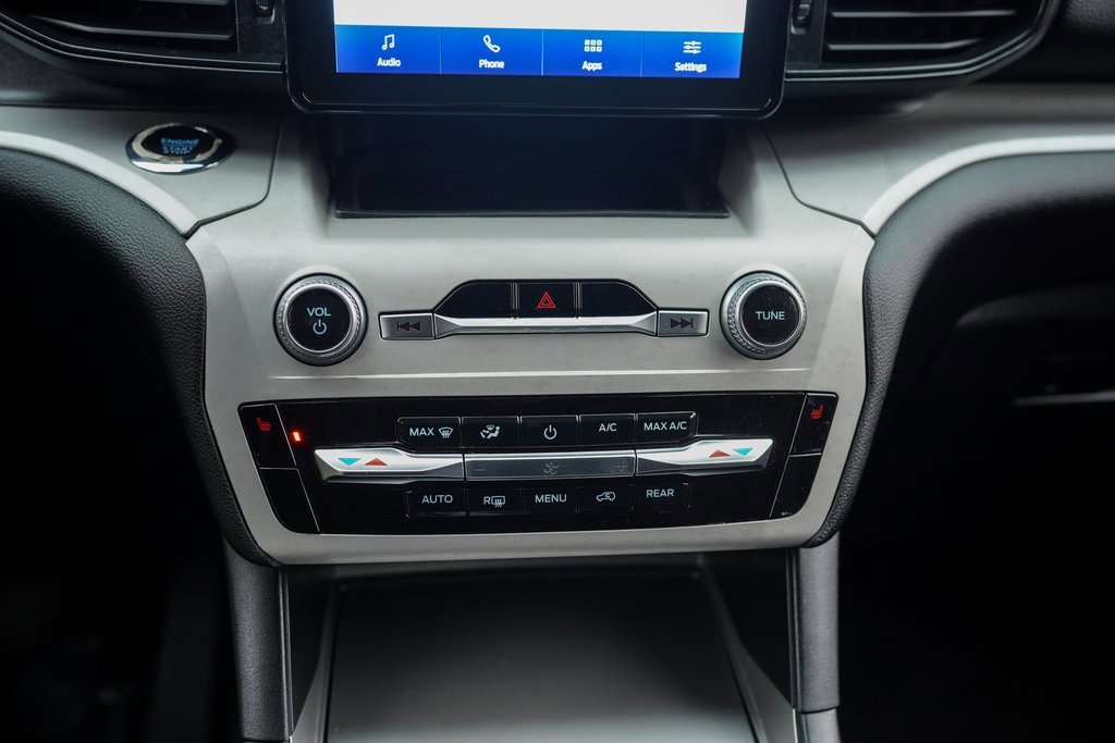 Used 2023 Ford Explorer XLT image 30