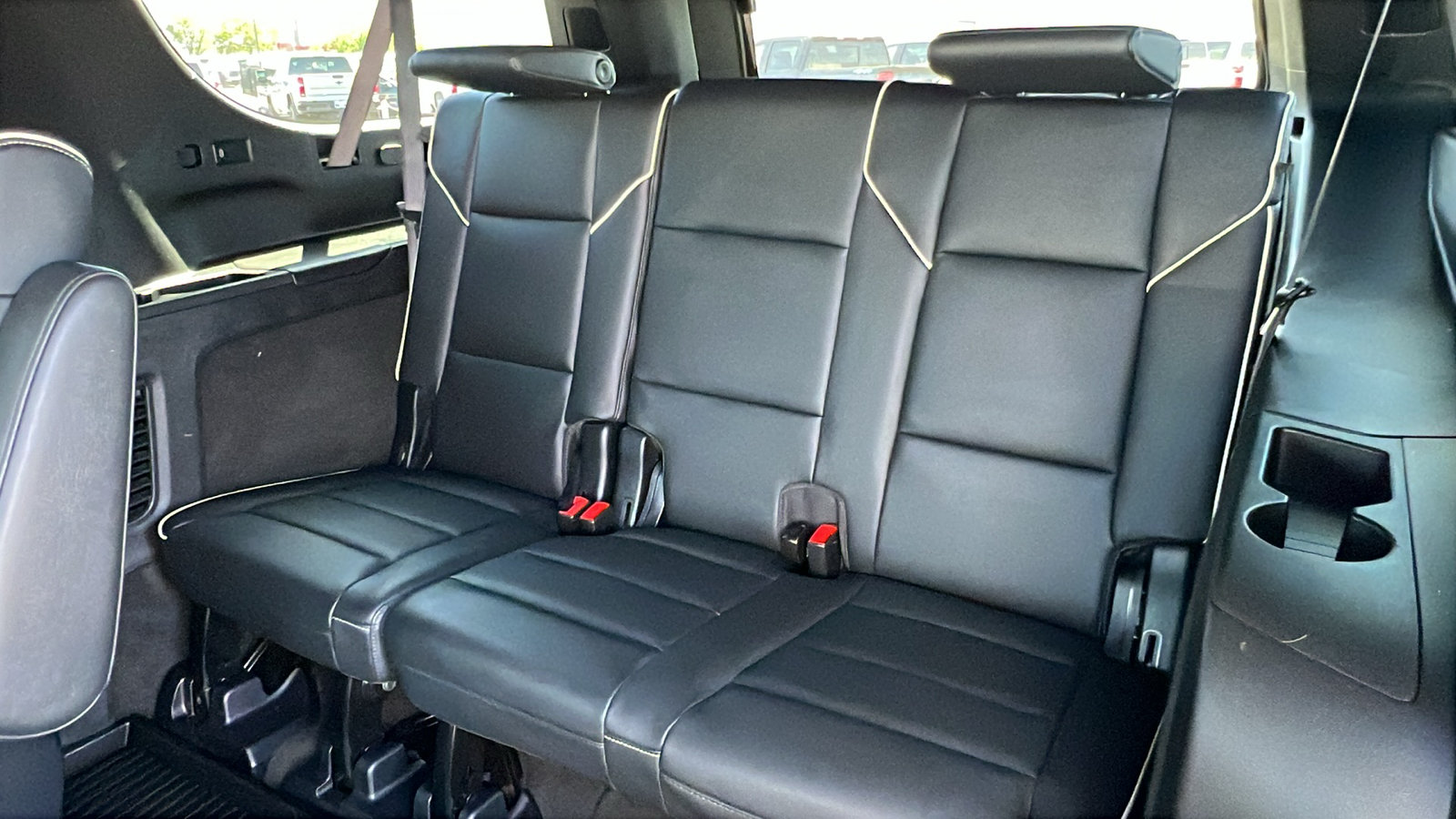 Used 2024 Cadillac Escalade ESV Premium Luxury w/ Performance Package AWD/4WD image 16