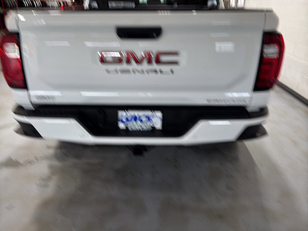 Used 2024 GMC Canyon Denali image 6