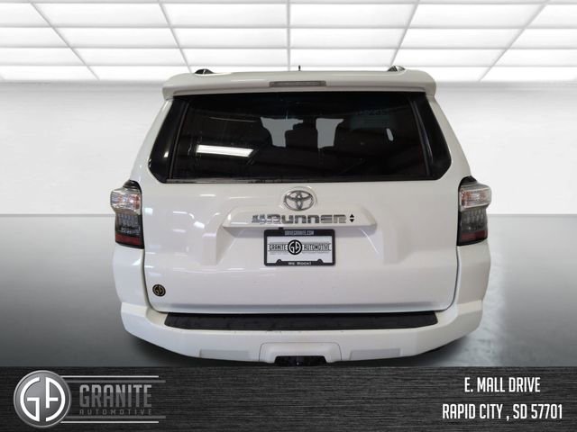 Used 2022 Toyota 4Runner SR5 AWD/4WD image 4