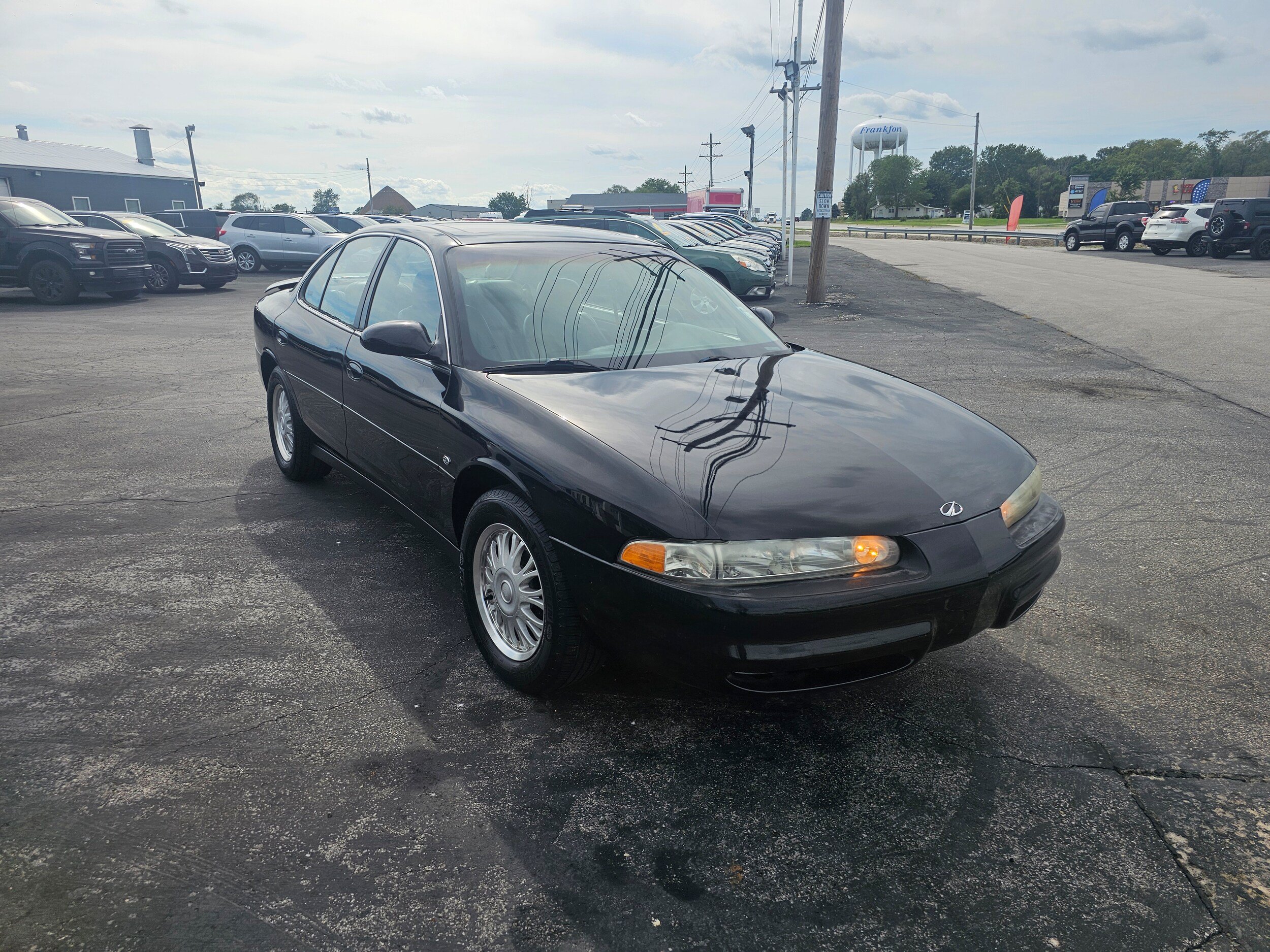 Used 2000 Oldsmobile Intrigue GL FWD image 3