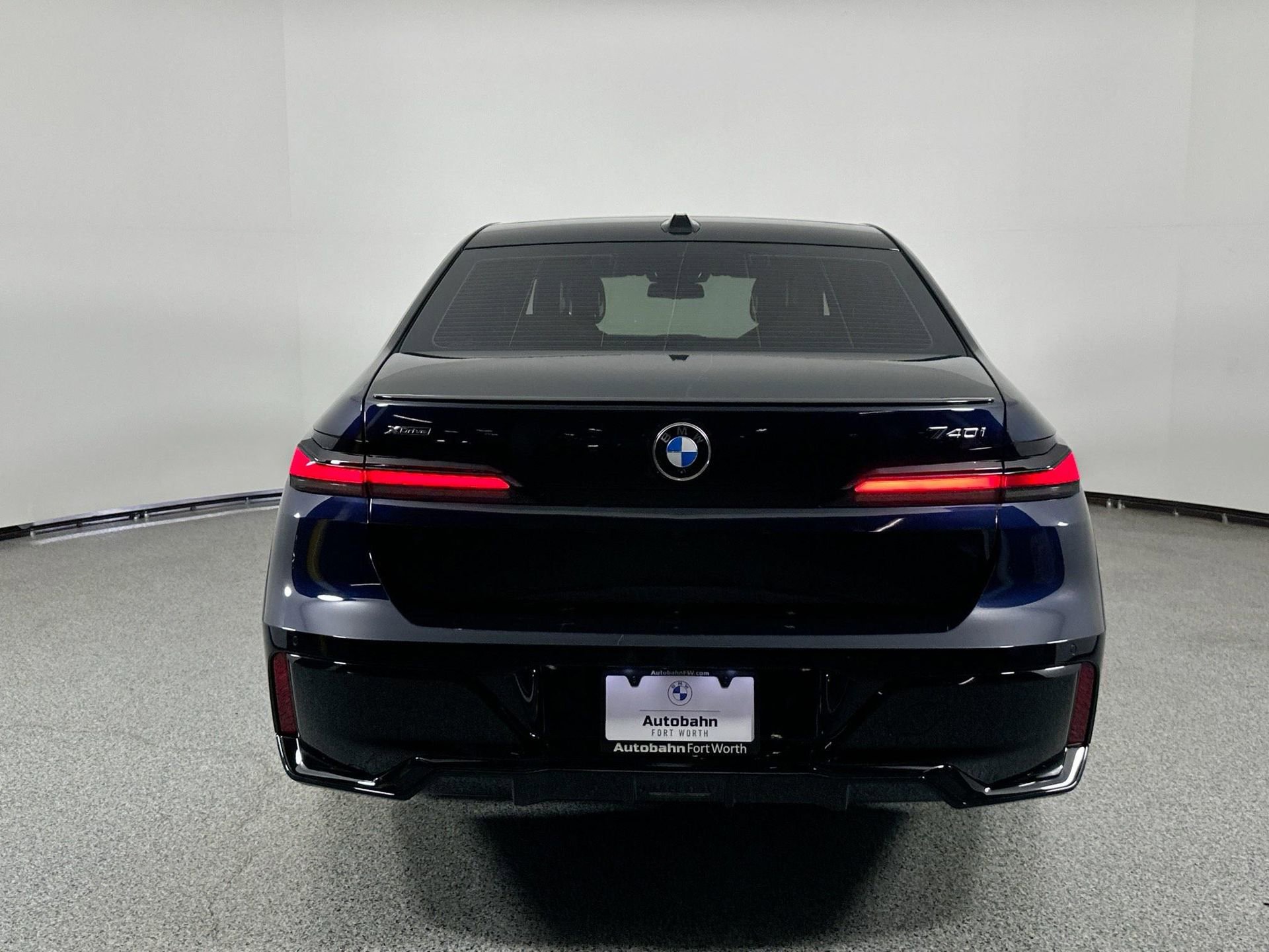 New 2025 BMW 740i xDrive w/ Premium Package image 5
