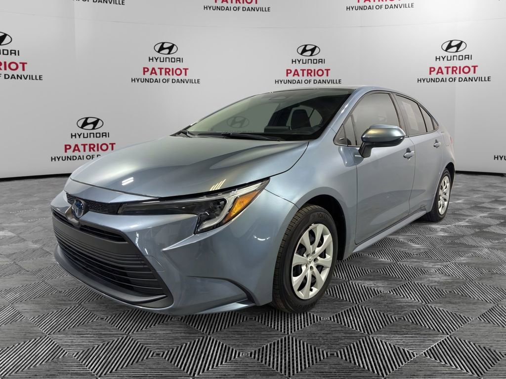 Used 2024 Toyota Corolla LE image 2