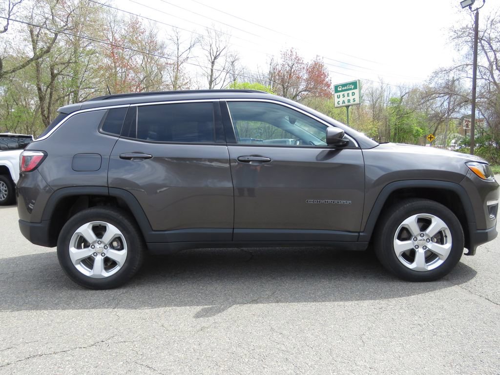 Used 2018 Jeep Compass Latitude w/ Cold Weather Group AWD/4WD image 4