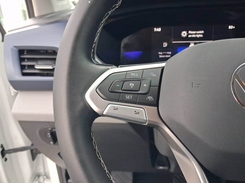 Certified 2023 Volkswagen Taos SE FWD image 24