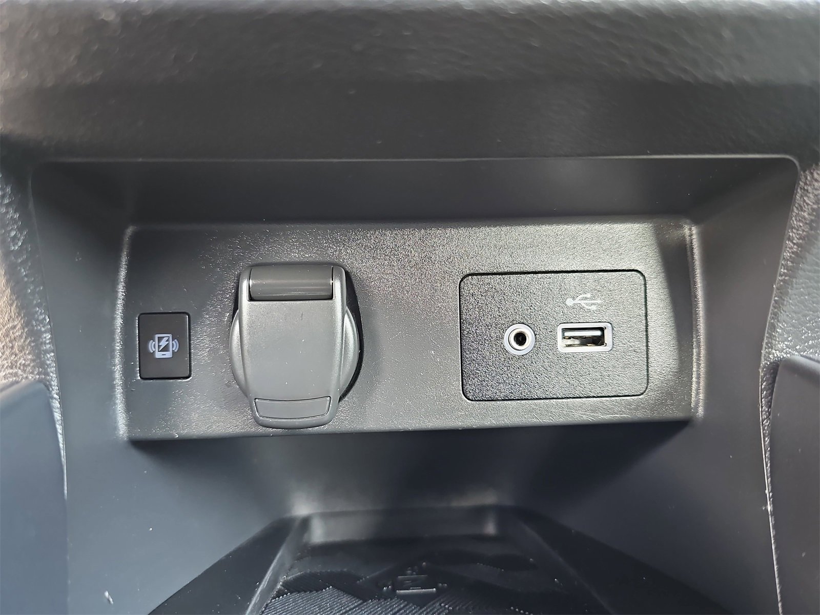 Used 2024 Nissan Versa SV image 26