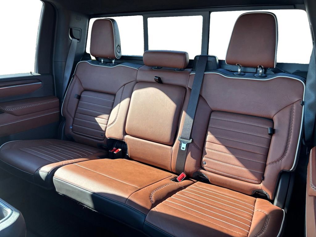 Used 2024 GMC Sierra 2500 Denali Ultimate image 21