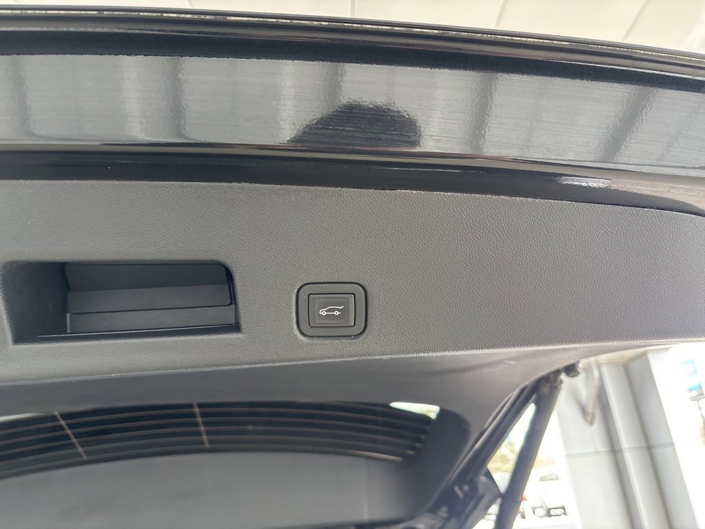 Used 2024 Chevrolet Traverse Z71 image 32