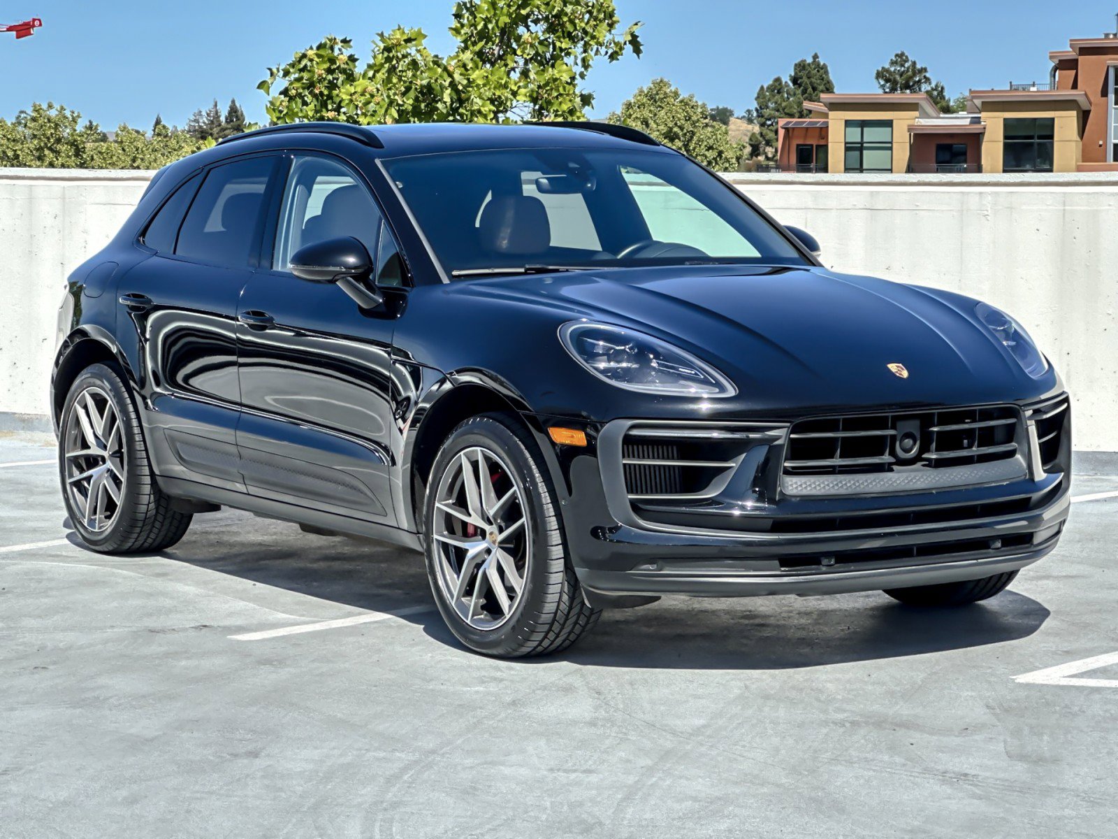 Certified 2023 Porsche Macan S image 10
