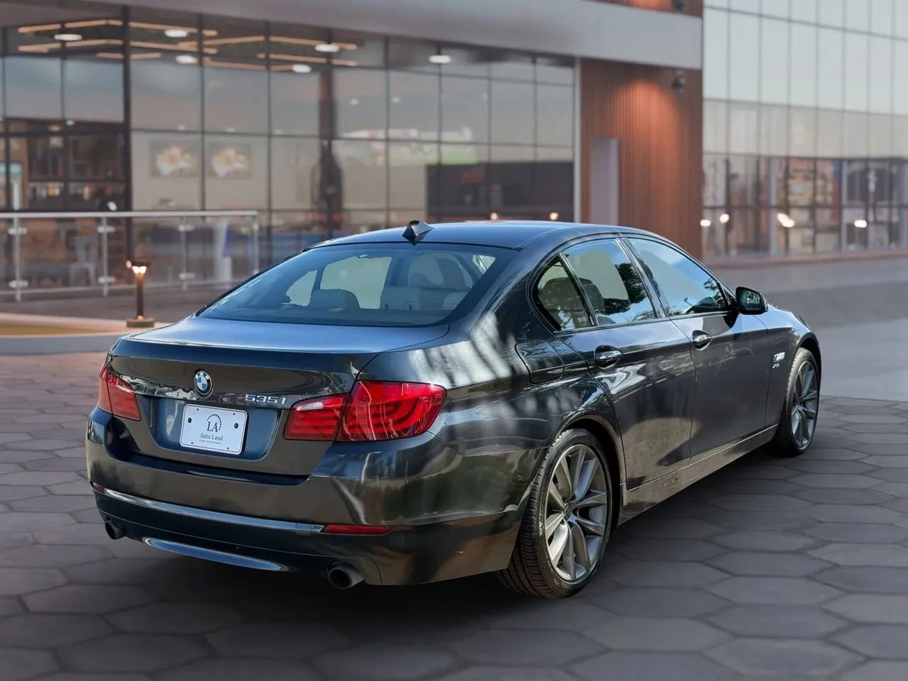 Used 2011 BMW 535i xDrive Sedan image 7