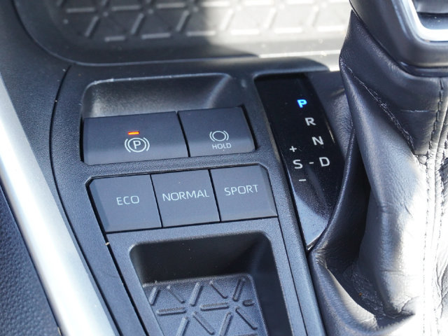 Used 2019 Toyota RAV4 XLE Premium FWD image 41