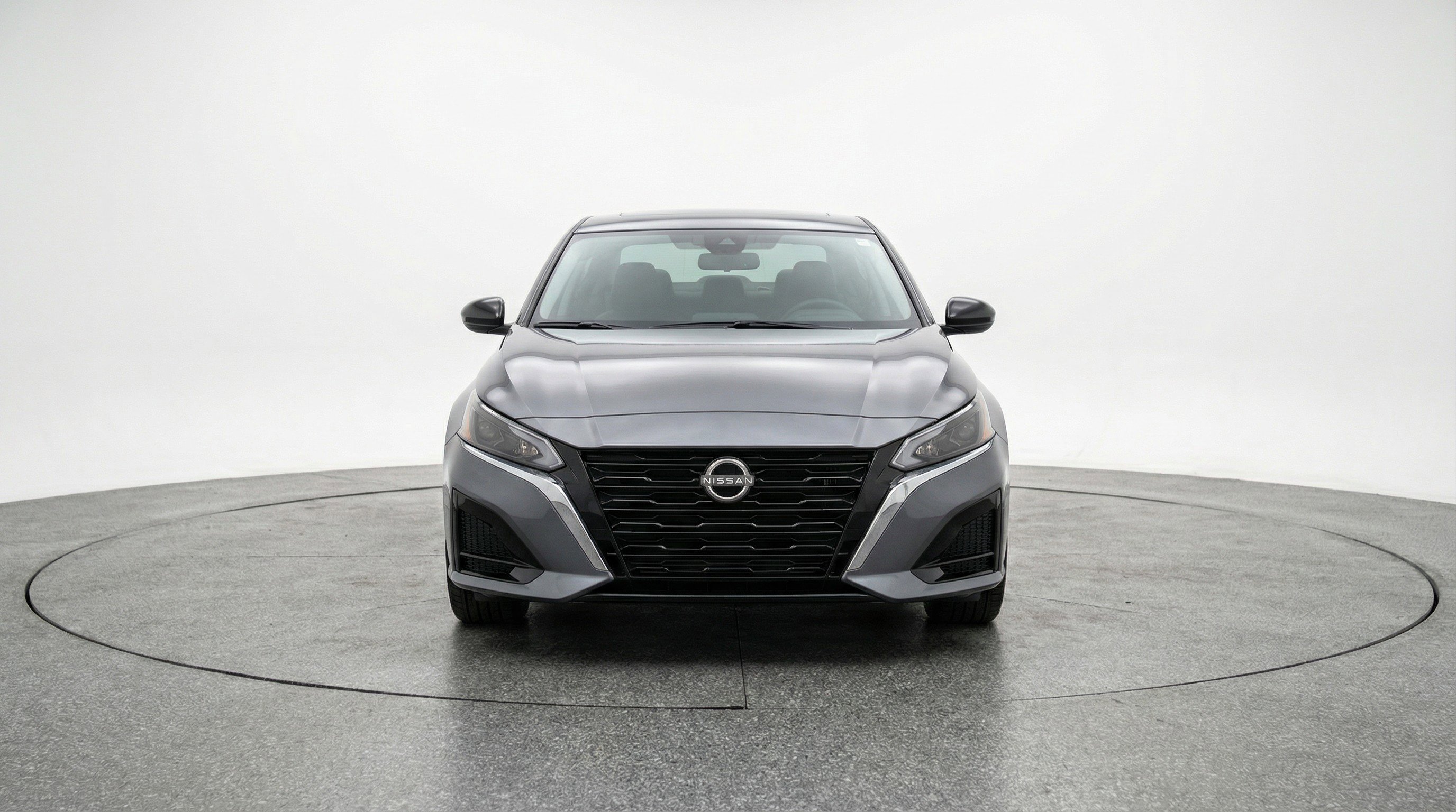 Used 2025 Nissan Altima 2.5 SV image 2