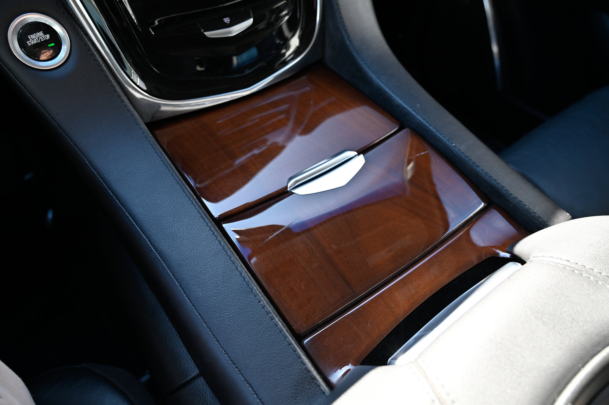 Used 2017 Cadillac Escalade ESV Luxury image 30