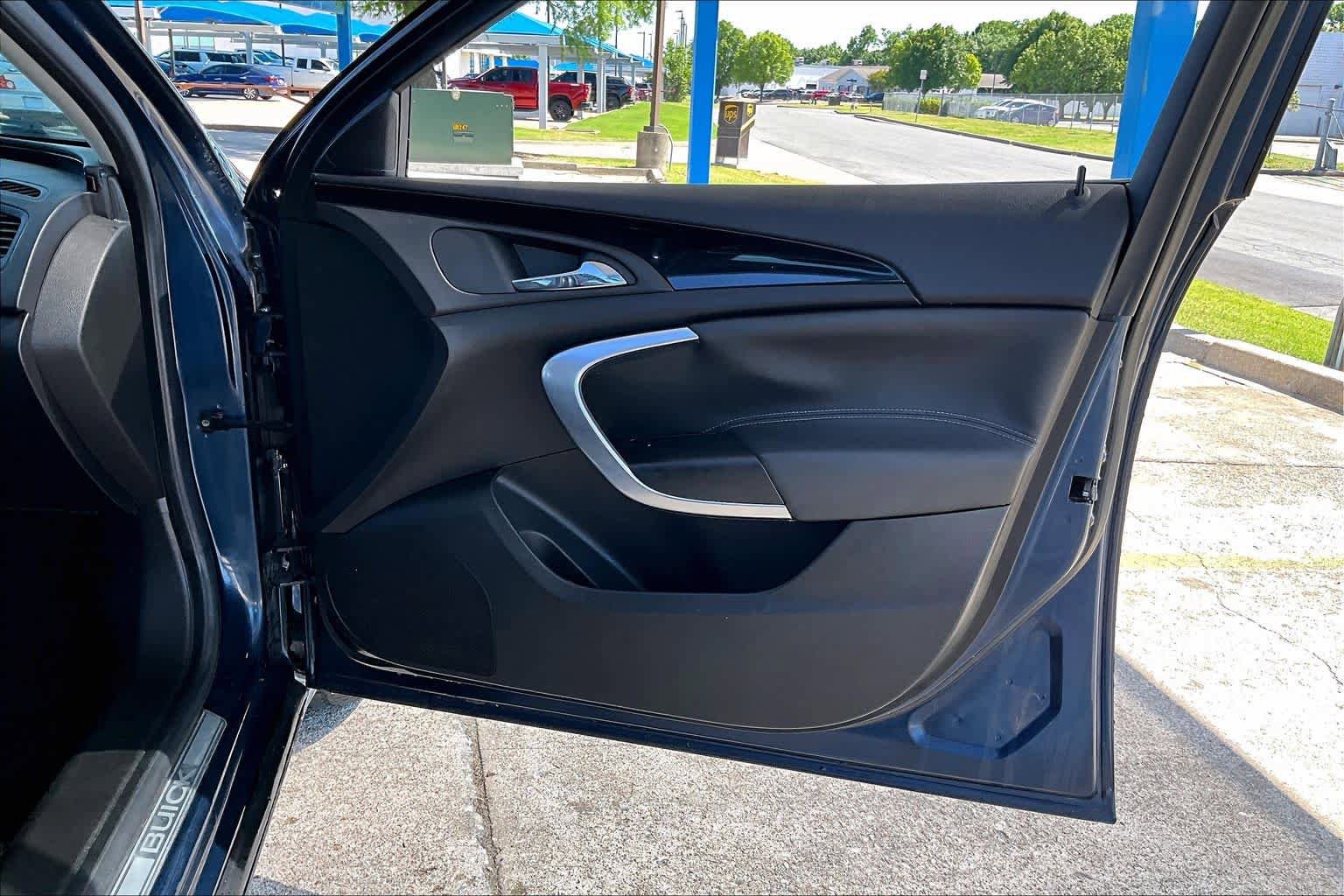 Used 2011 Buick Regal CXL w/ RL5 Preferred Equipment Group FWD image 22