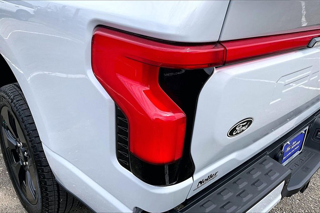 Certified 2025 Ford F150 Lightning Platinum w/ Dark Elements Package image 31