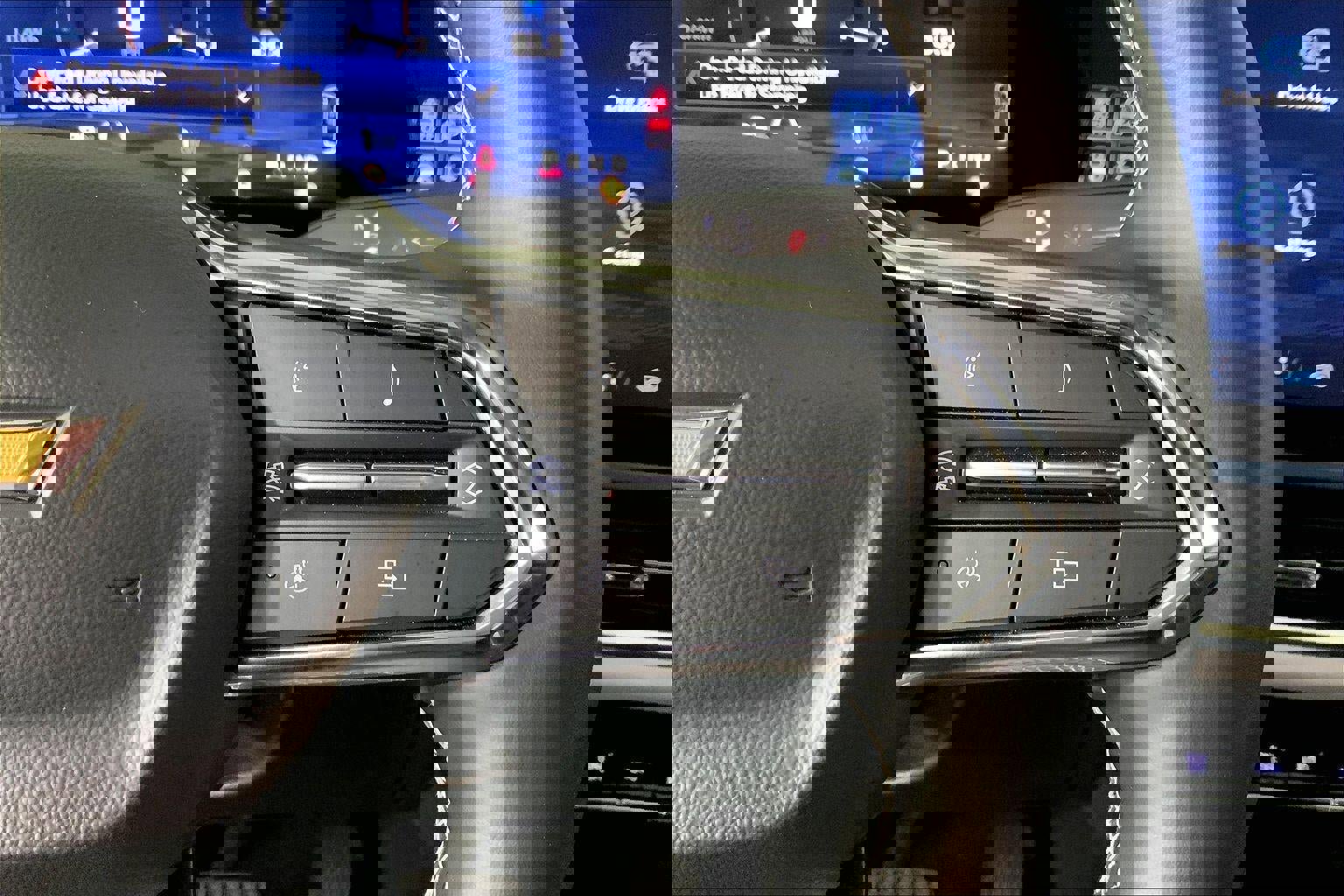 Used 2025 Chevrolet Equinox EV LT FWD image 19