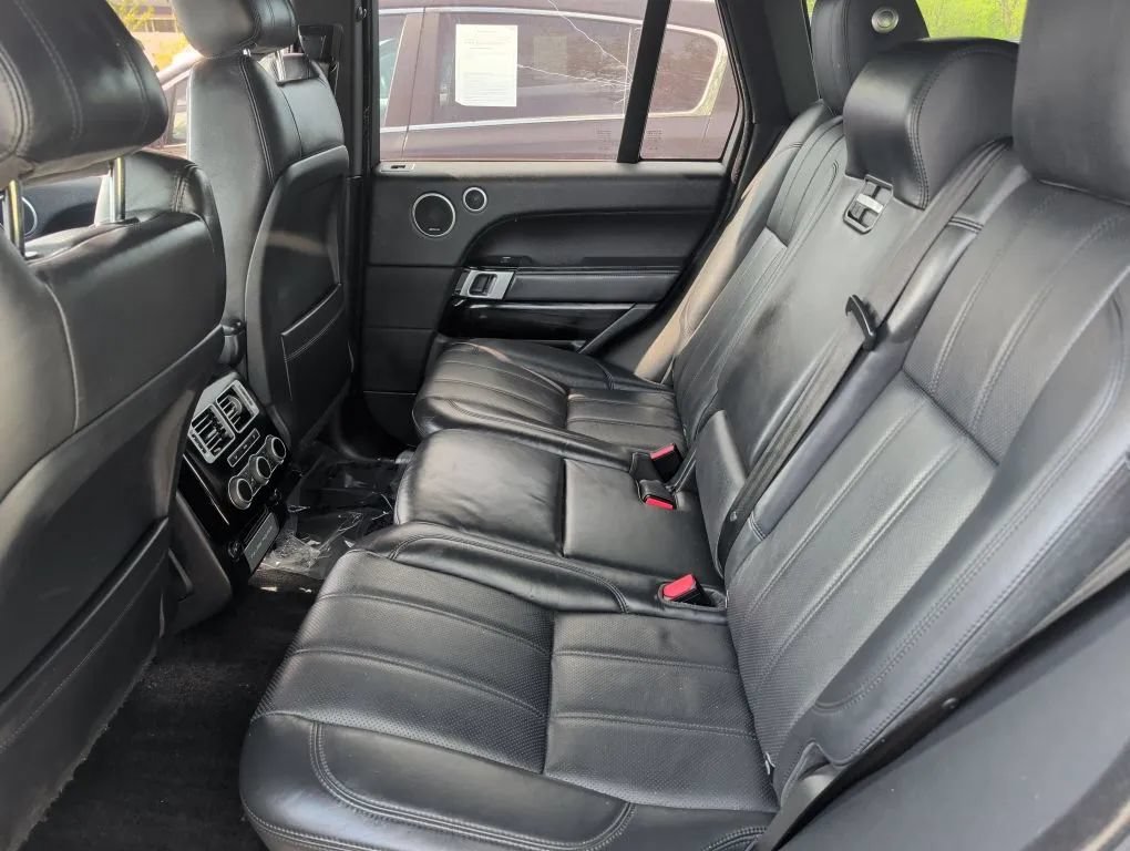 Used 2017 Land Rover Range Rover HSE AWD/4WD image 29