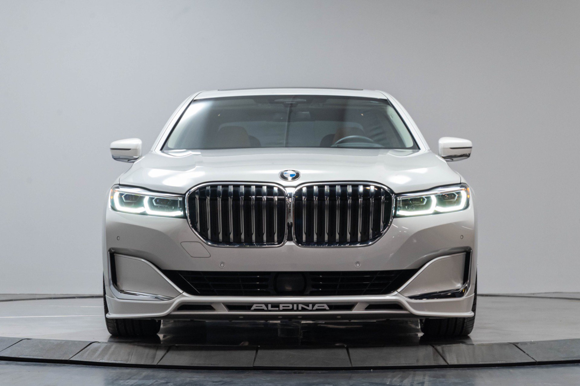 Used 2022 BMW ALPINA B7 xDrive AWD/4WD image 41