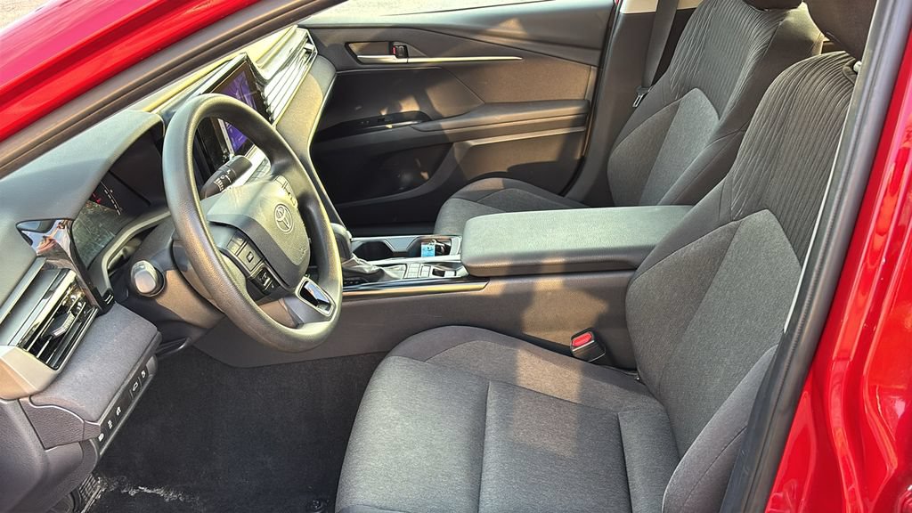 Used 2025 Toyota Camry LE FWD image 24
