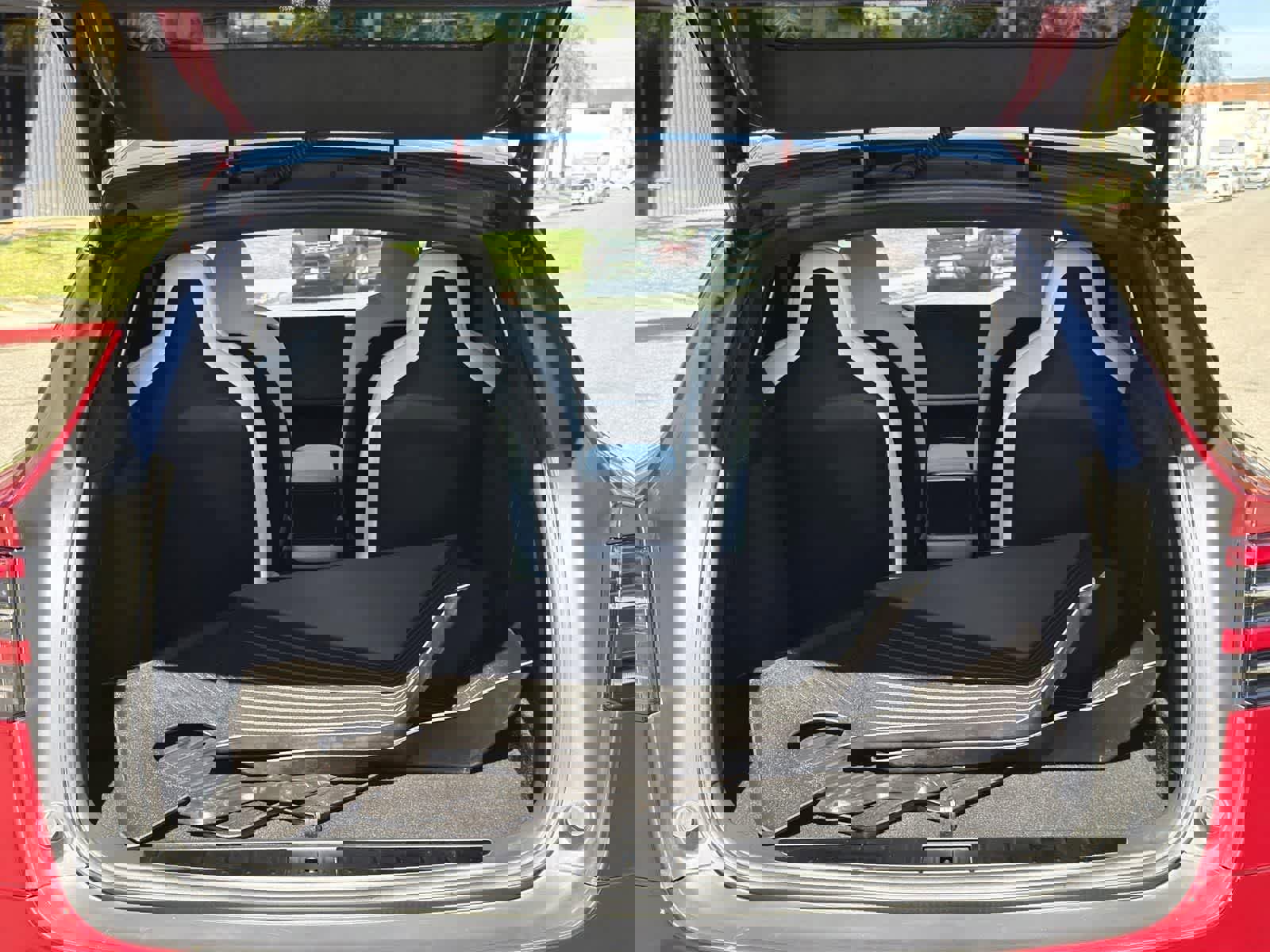 Used 2023 Tesla Model X Plaid image 32