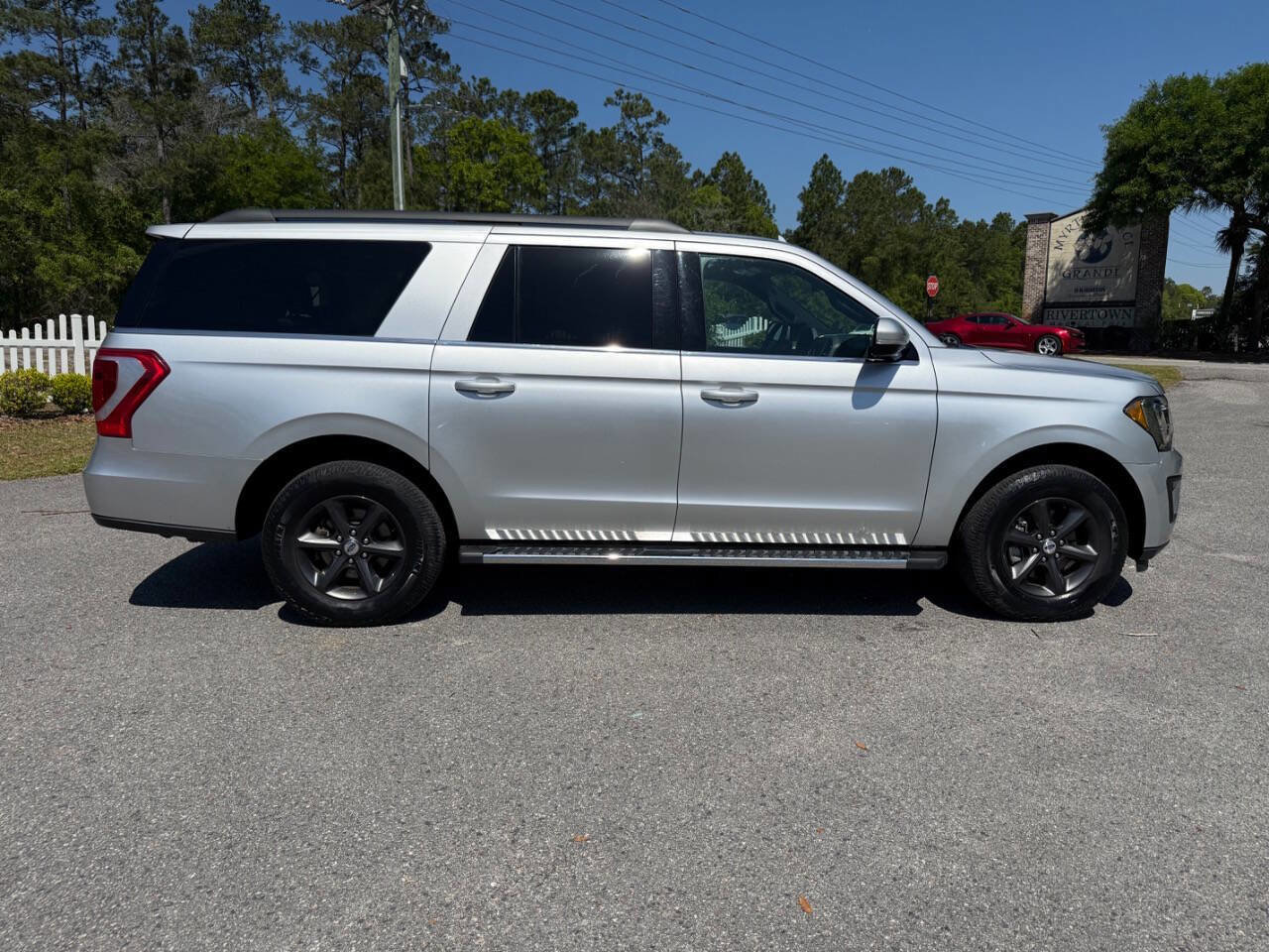 Used 2019 Ford Expedition Max XLT w/ Equipment Group 202A image 11