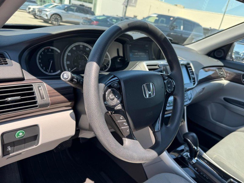 Used 2016 Honda Accord EX image 15