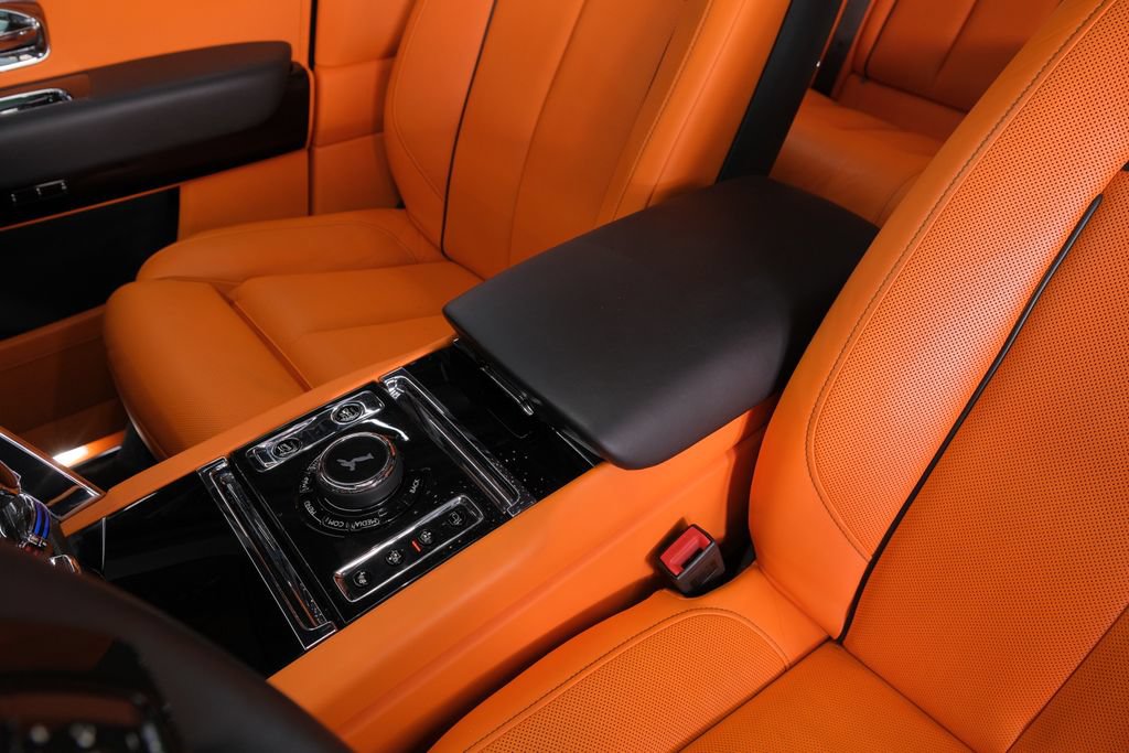 Used 2021 Rolls-Royce Cullinan AWD/4WD image 16