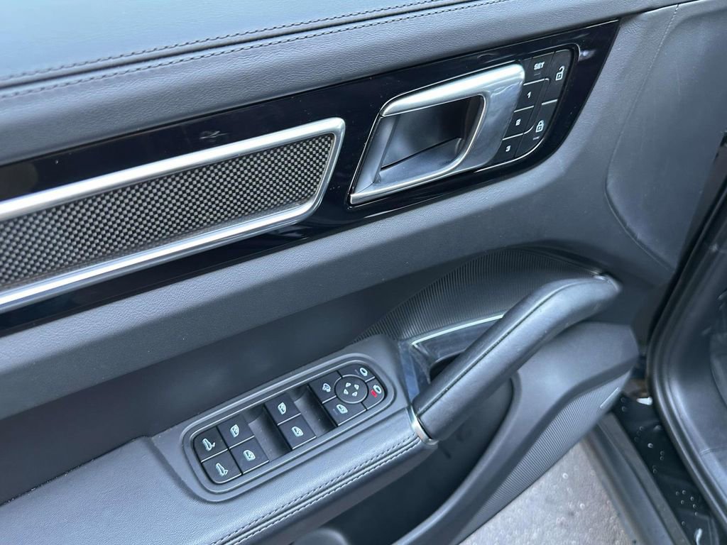 Certified 2023 Porsche Cayenne Turbo image 19