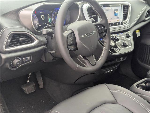 New 2026 Chrysler Pacifica Select w/ S Appearance Package video 3