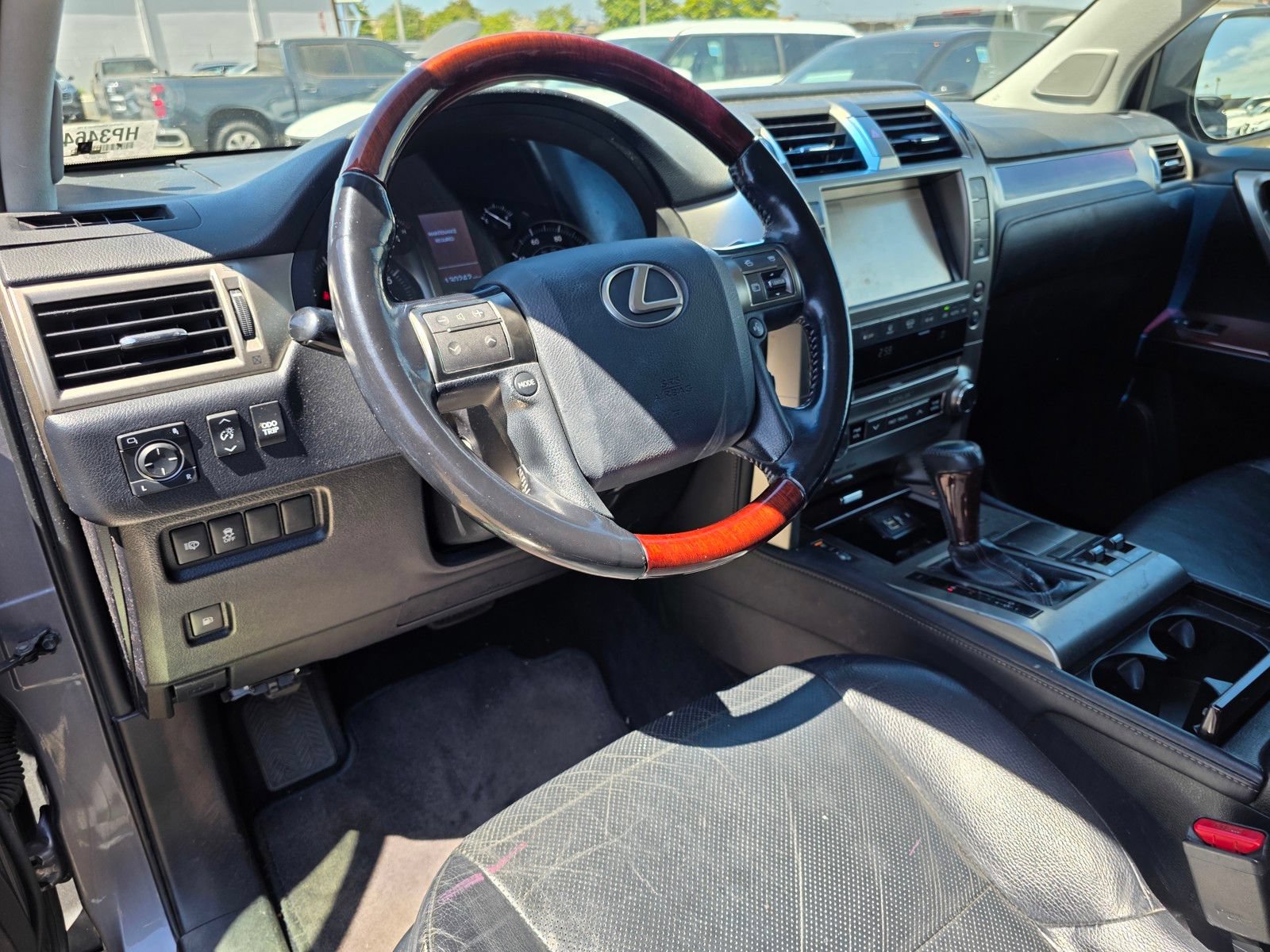Used 2016 Lexus GX 460 w/ Premium Package AWD/4WD image 17