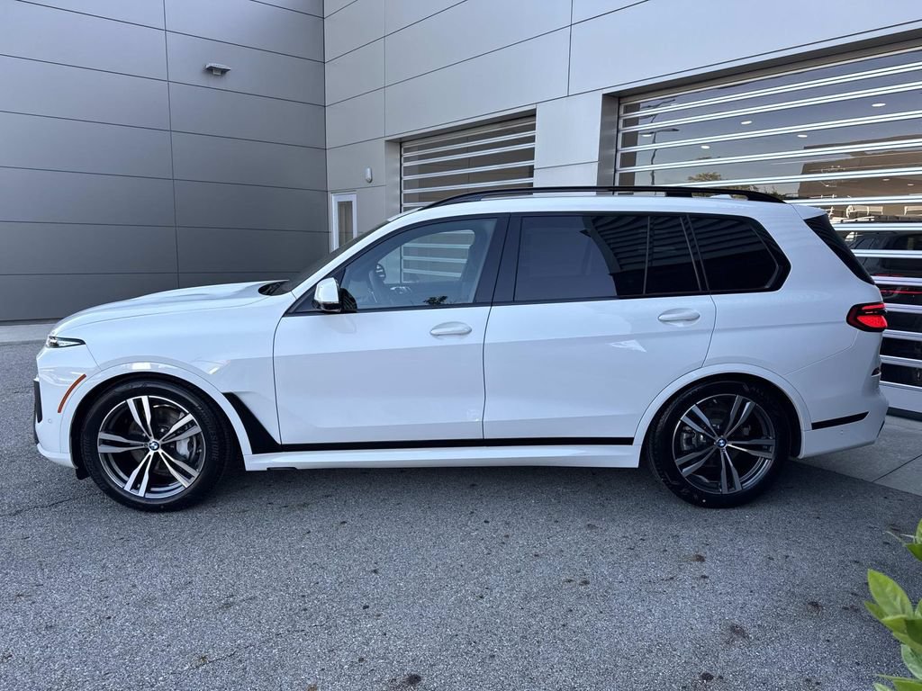 Used 2026 BMW X7 xDrive40i w/ M Sport Package AWD/4WD image 4